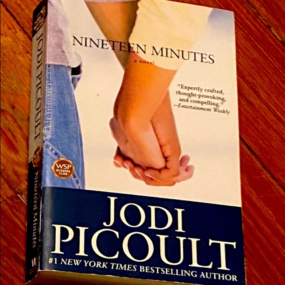 Nineteen Minutes by Jodi Picoult